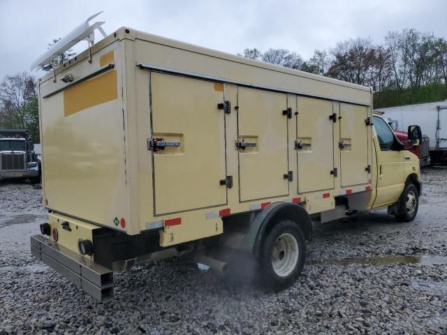 2021 Ford Econoline E450 Super Duty Cutaway Van