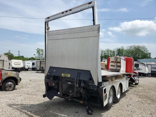 2009 Peterbilt 335 Flatbed Truck