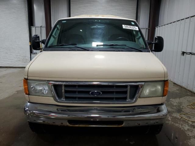 2005 Ford Econoline E350 Super Duty Cutaway Van