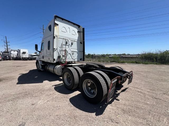 2020 Freightliner Cascadia 126