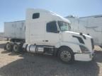 2012 Volvo VNL Semi Truck