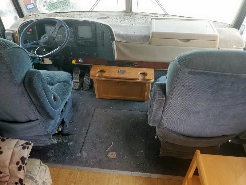 1998 Freightliner Chassis X Line Motor Home