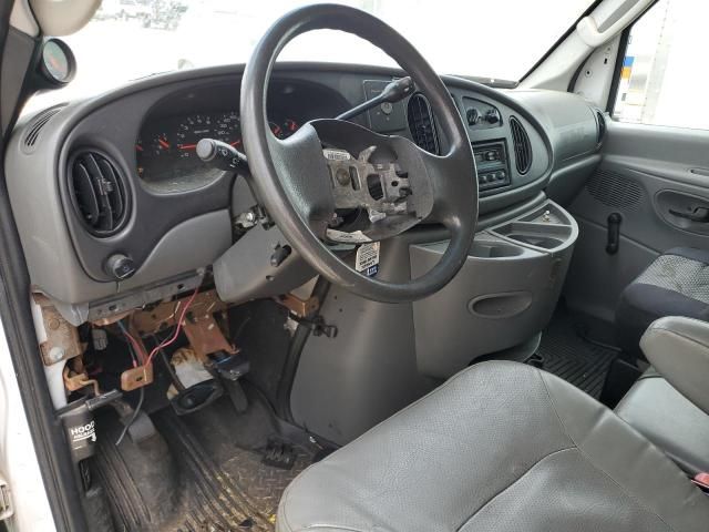 2007 Ford Econoline E450 Super Duty Cutaway Van