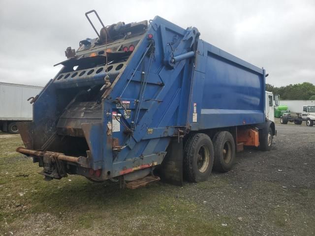 2007 Mack MR600 Refuse Truck