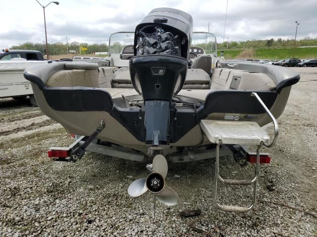 2004 Tracker Marine