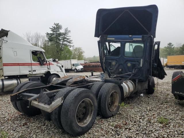 2016 Freightliner Cascadia 125 Semi Truck
