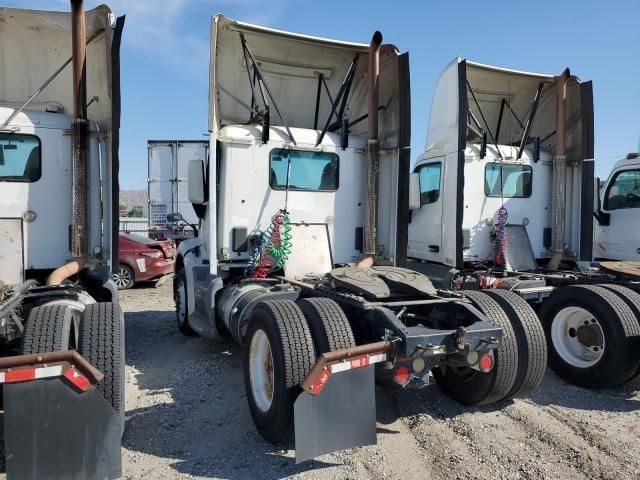 2016 Peterbilt 579 Semi Truck