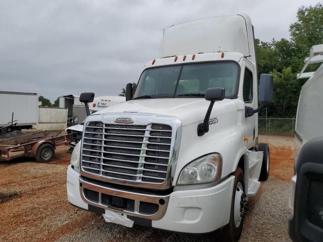 2014 Freightliner Cascadia 125 Semi Truck