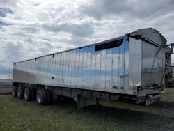 Salvage trucks for sale at Montreal Est, QC auction: 2021 Trail King Trailer