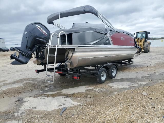 2022 Tahoe Boat