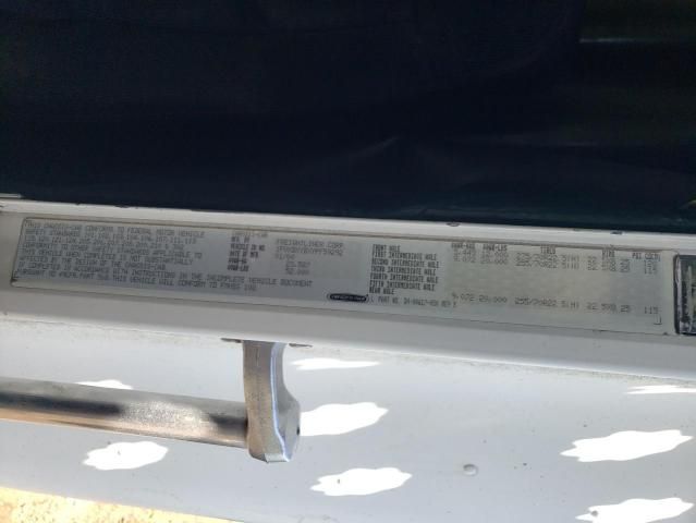 2000 Freightliner Conventional FLD120