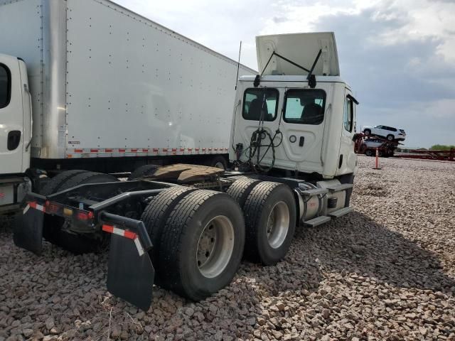 2023 Freightliner Cascadia 116 Semi Truck