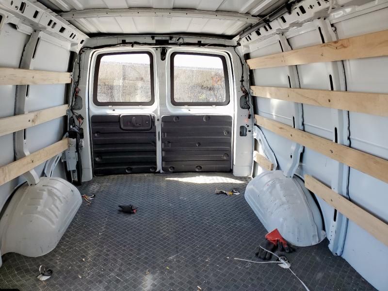 2024 Chevrolet Express G2500