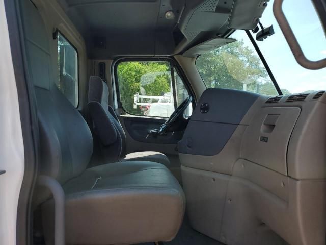 2014 Freightliner Cascadia 125 Semi Truck