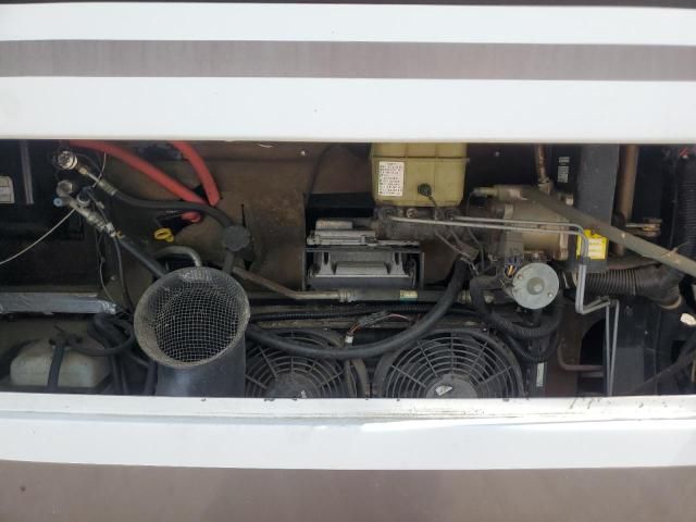 2004 Holiday 2004 Workhorse Custom Chassis Motorhome Chassis W2