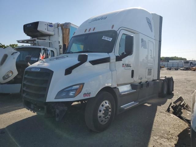 2018 Freightliner Cascadia 126 Semi Truck