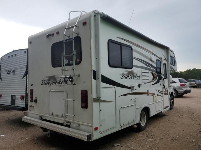 2014 Ford Econoline E350 Super Duty Cutaway Van