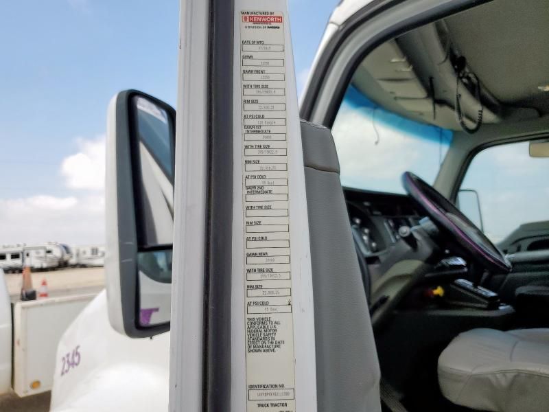2016 Kenworth T680 Semi Truck