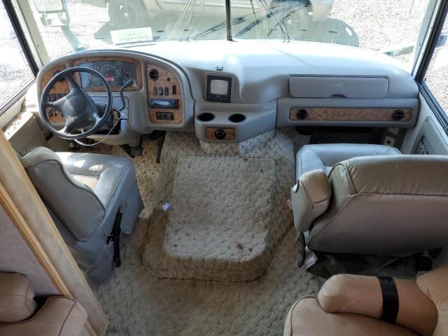 2004 Workhorse Custom Chassis Motorhome Chassis W22