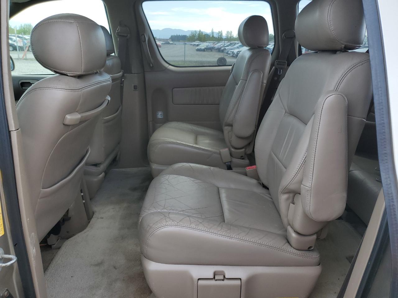 2001 Toyota Sienna le