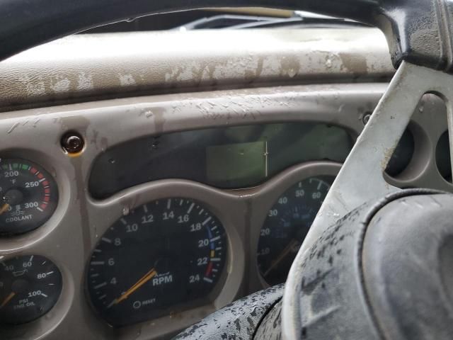 2004 Mack CX613 Semi Truck