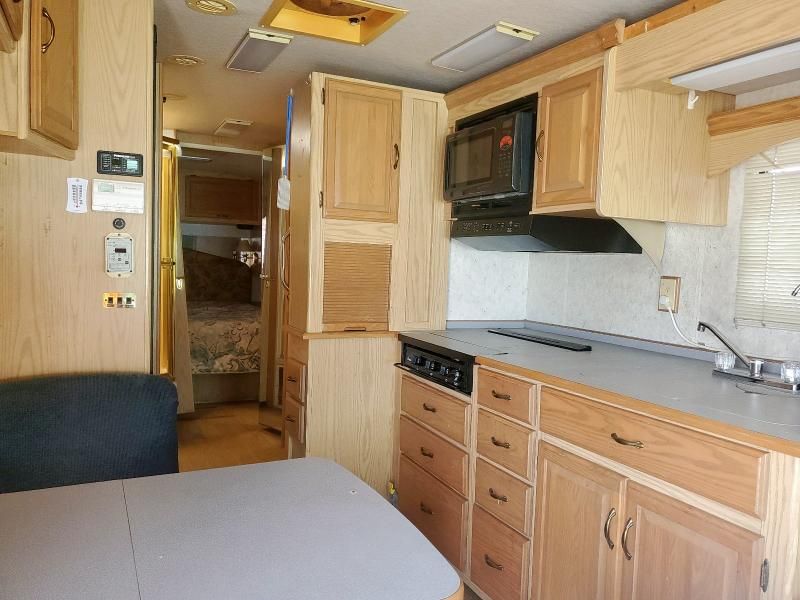1998 Freightliner Chassis X Line Motor Home