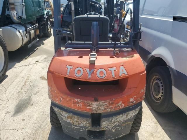 2014 Toyota 7FGU25 Forklift