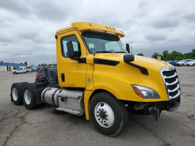 2020 Freightliner Cascadia 126 Semi Truck