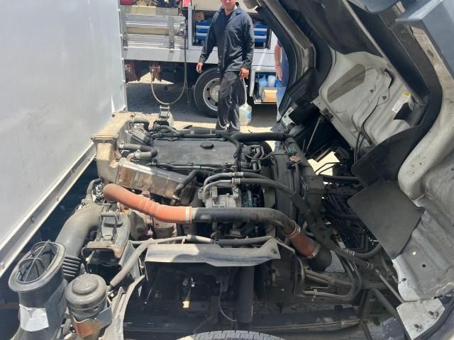 2009 Isuzu NPR