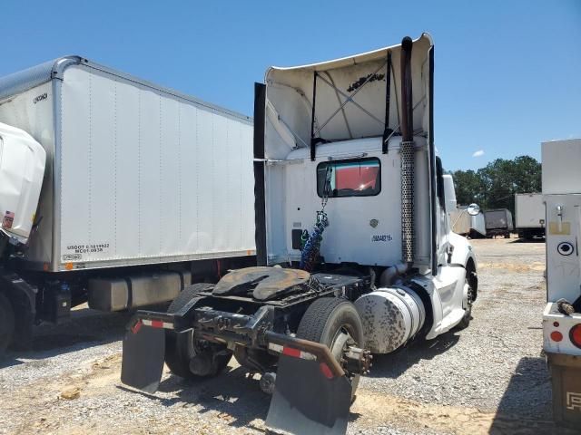 2014 Kenworth T680 Semi Truck