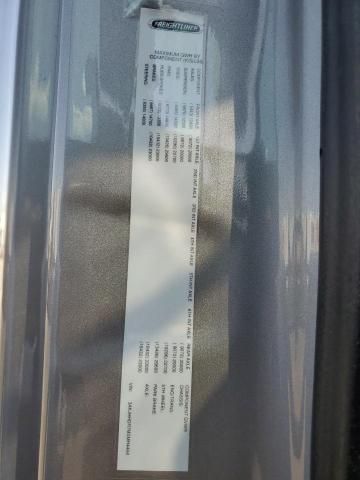 2021 Freightliner Cascadia 1