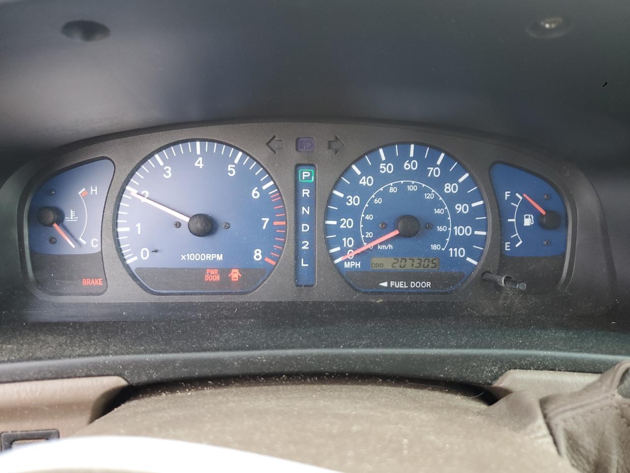 2001 Toyota Sienna le