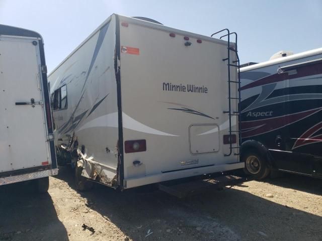 2016 Ford Econoline E450 Super Duty Cutaway Van