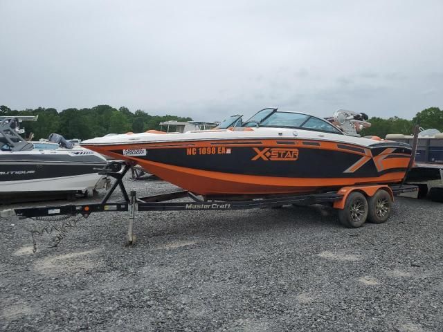 2013 Mastercraft Boat
