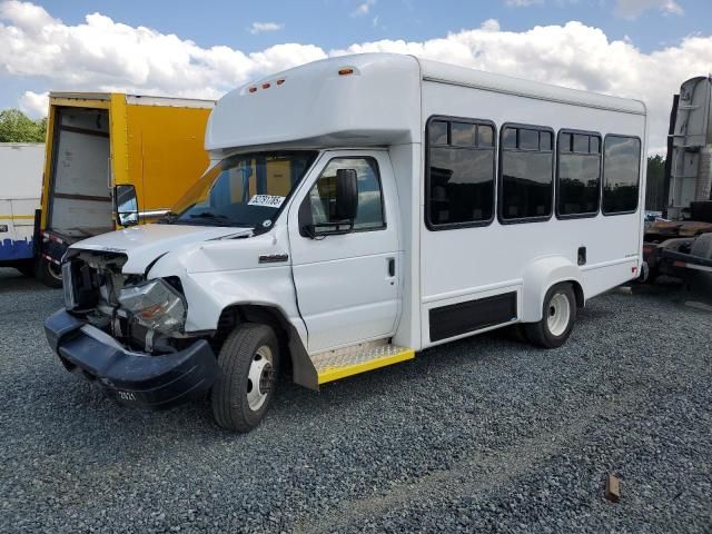 2021 Ford Econoline E350 Super Duty Cutaway Van