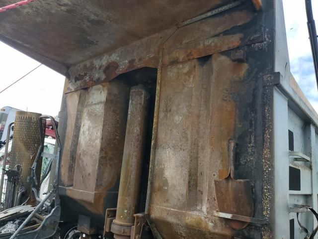 2006 Peterbilt 357 Dump Truck