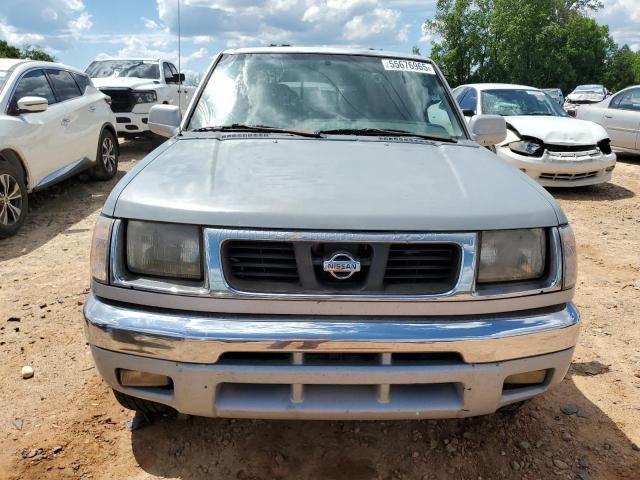 2000 Nissan Frontier Crew Cab XE