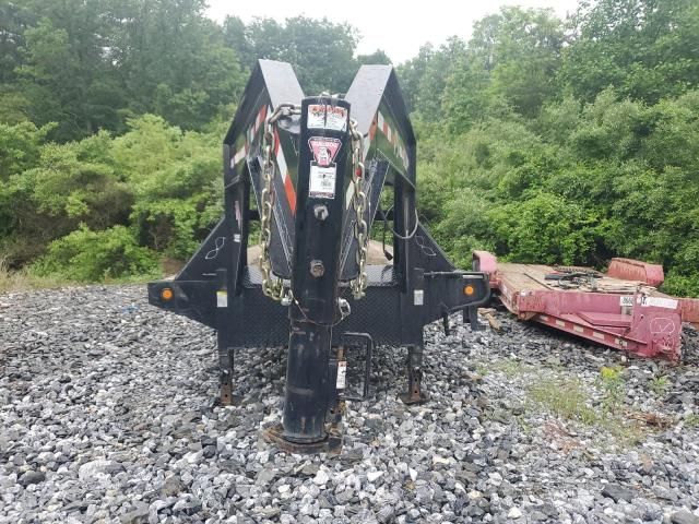 2016 PJ Gooseneck FD302 Equipment Trailer