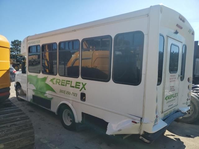 2016 Ford Econoline E450 Super Duty Cutaway Van