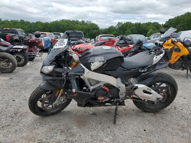 2014 Aprilia RSV4 R