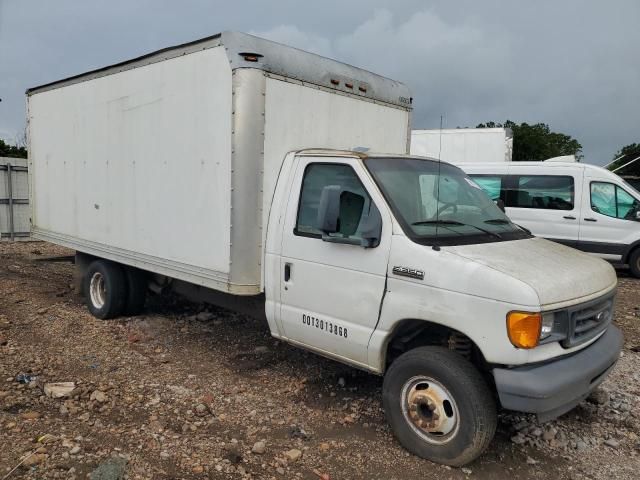 2006 Ford Econoline E350 Super Duty Cutaway Van
