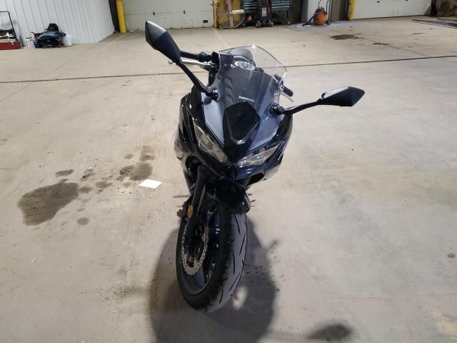 2025 Kawasaki EX650 R