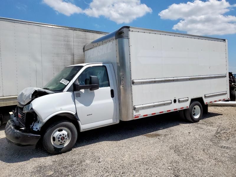 2022 GMC Savana Cutaway G3500