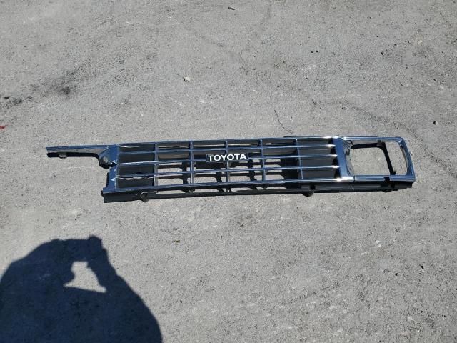 1985 Toyota Pickup Xtracab RN59 SR5