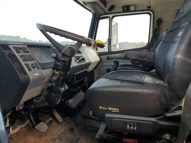 2002 Freightliner Medium Conventional FL70