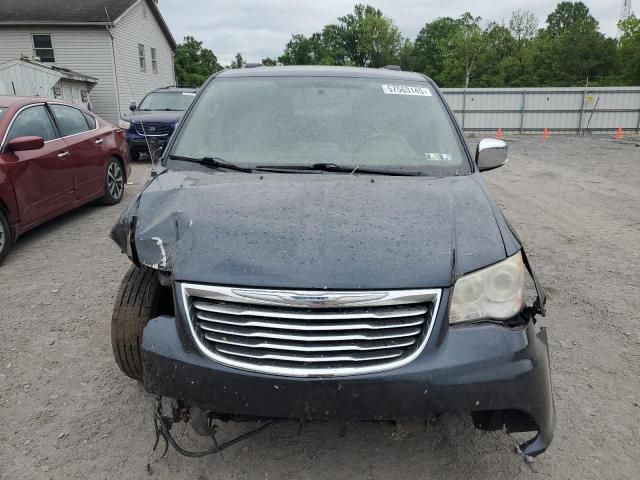 2013 Chrysler Town & Country Limited