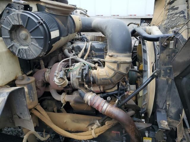 2004 Mack CX613 Semi Truck
