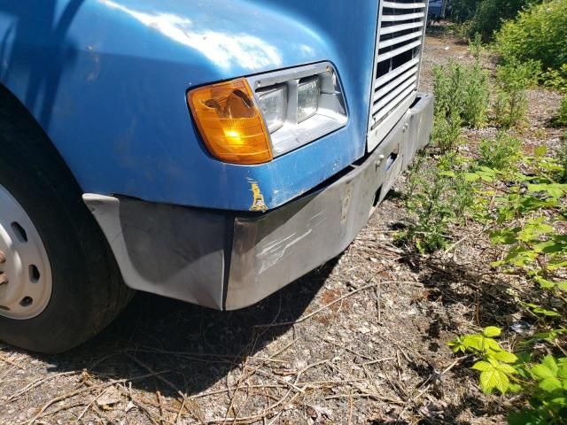 2000 Freightliner Conventional FLD120