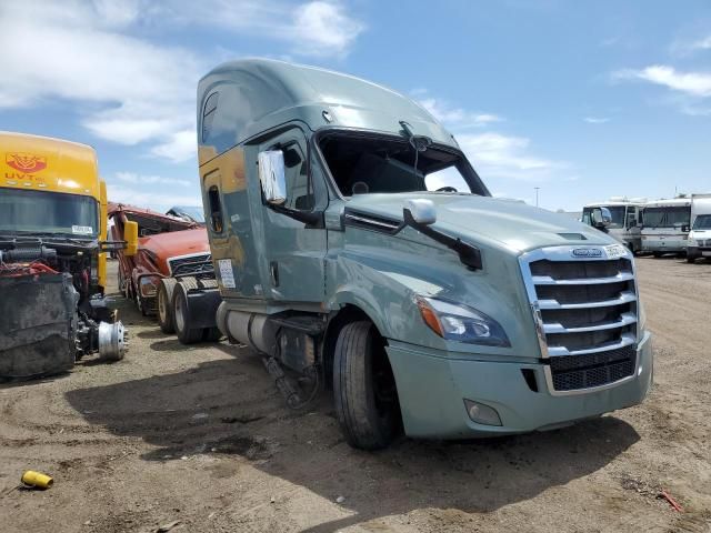 2019 Freightliner Cascadia 126 Semi Truck