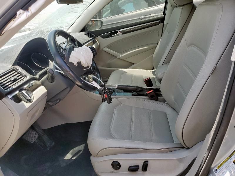 2018 Volkswagen Passat SE